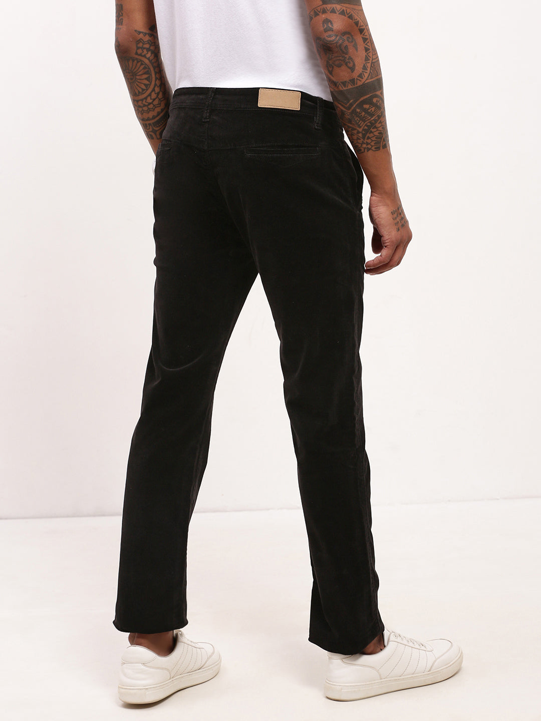 Men's Black Straight Fit Low-Rise Solid Jeans