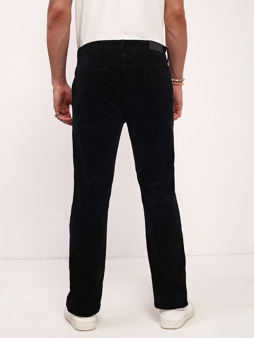 Men's Black Solid Straight Fit Low-Rise Jeans