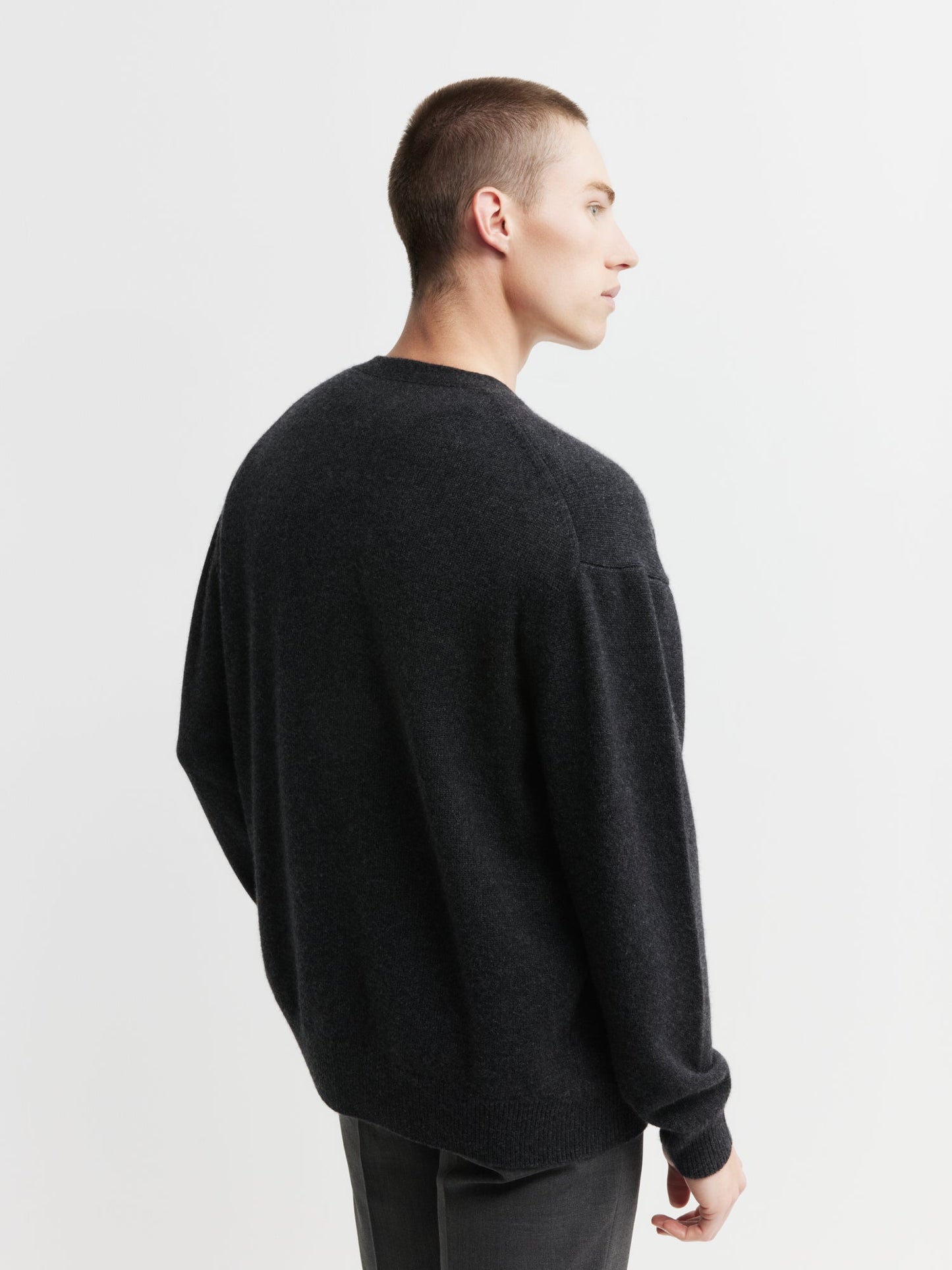 Mens Relaxed Cashmere Cardigan - Graphite