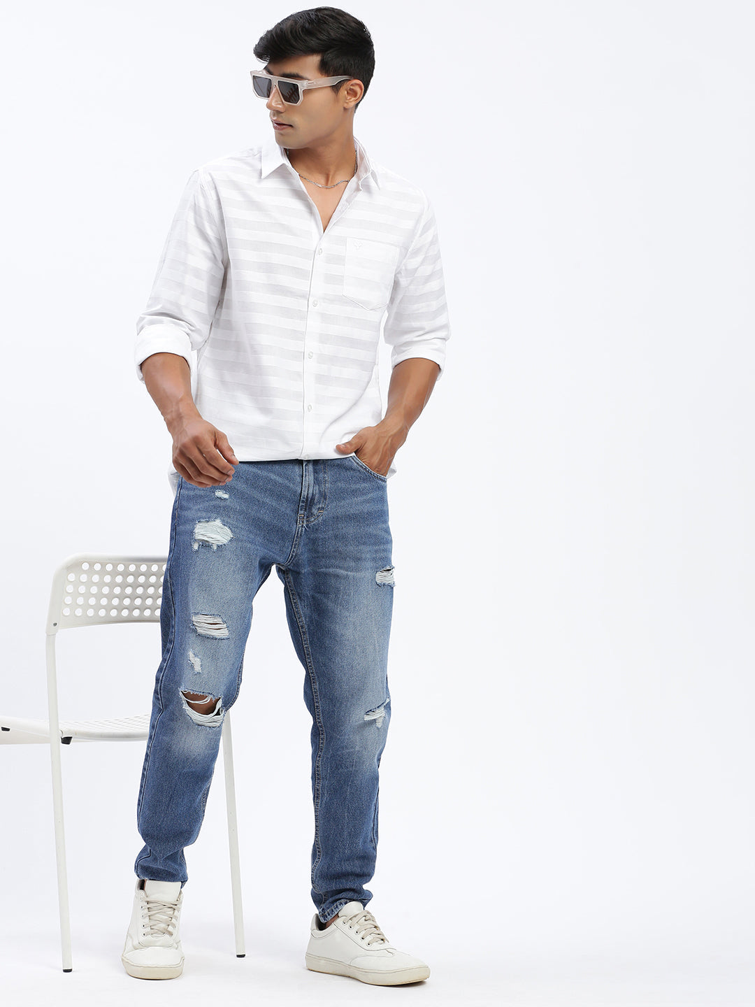 Men's Blue Regular Fit Cropped Torned Jeans