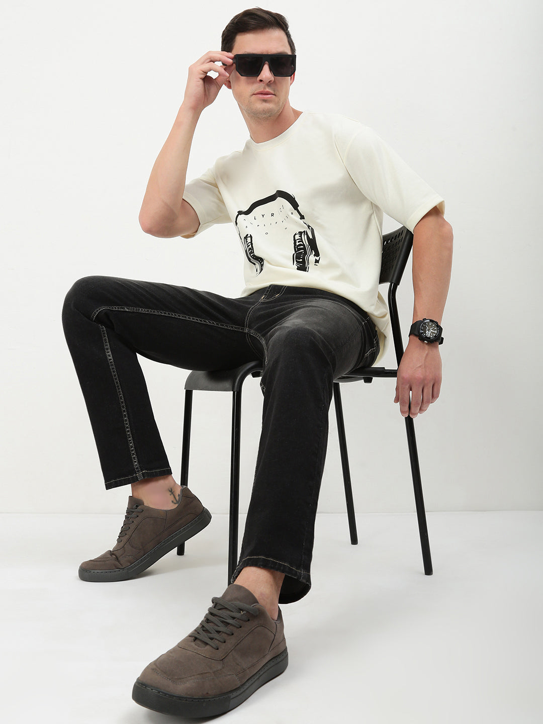 Men's Grey Solid Straight Fit Jeans