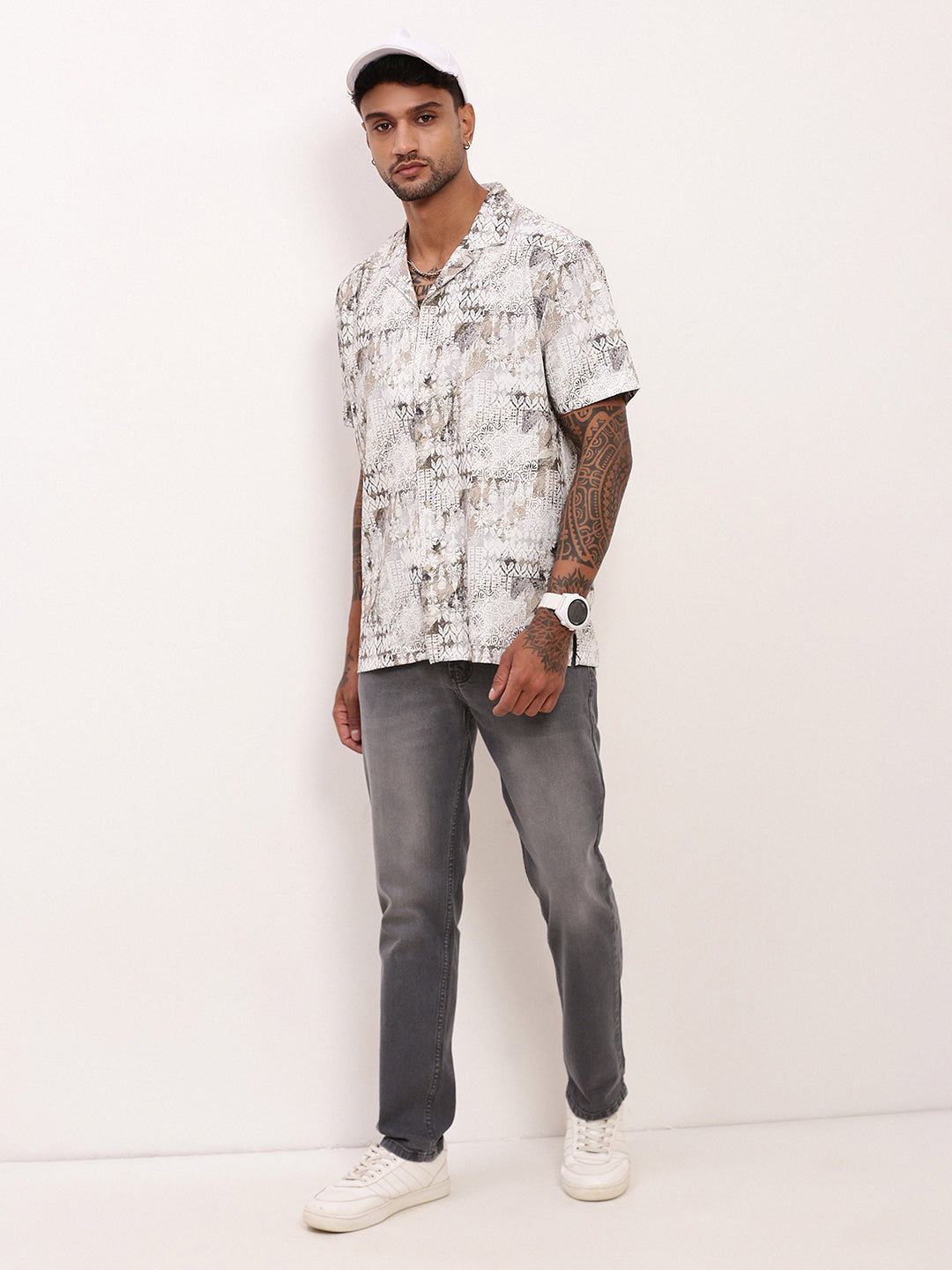 Men's Grey Solid Straight Fit Heavy Fade Acid Wash Jeans