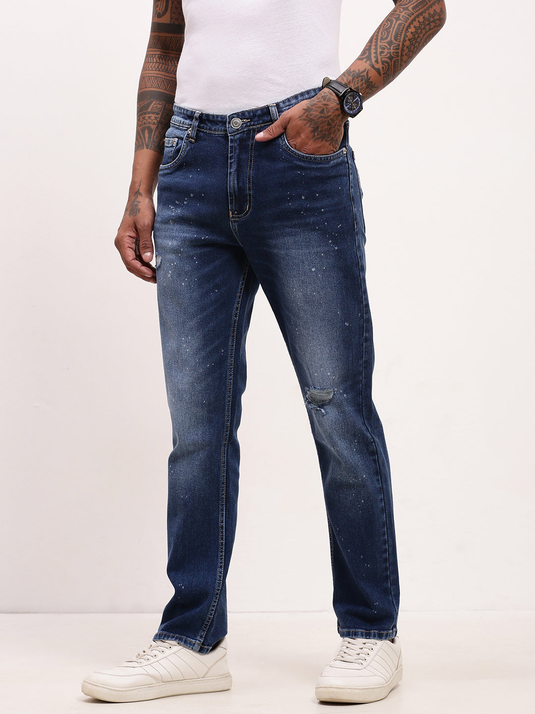 Men's Blue Solid Comfort Straight Fit Mildly Distressed Jeans