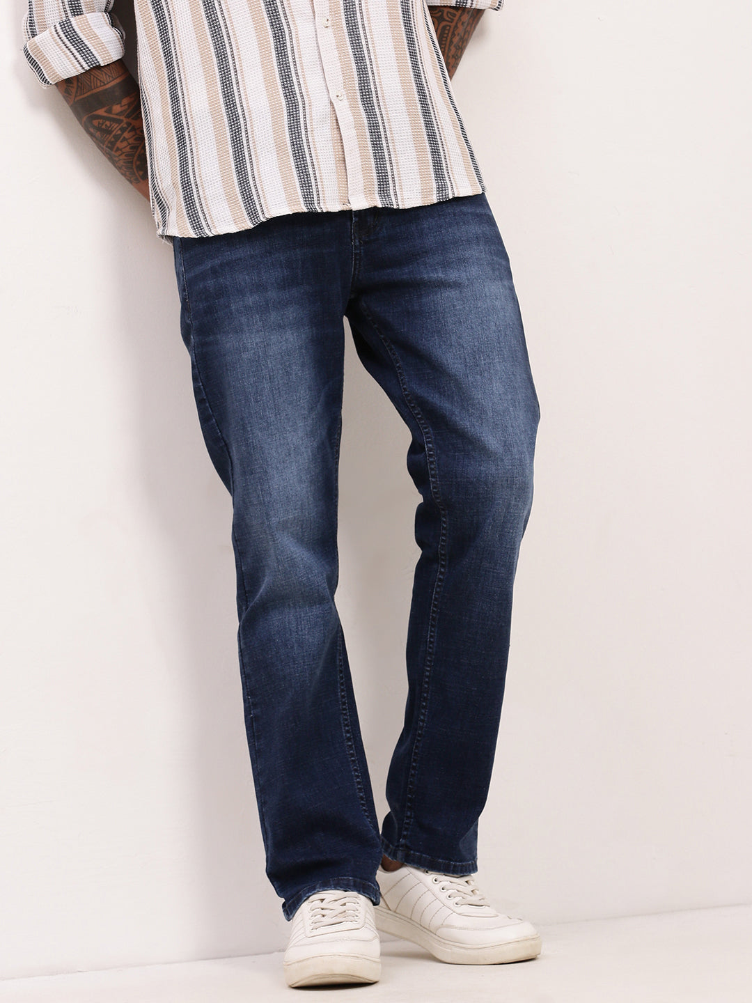 Men's Blue Solid Straight Fit Distressed Jeans
